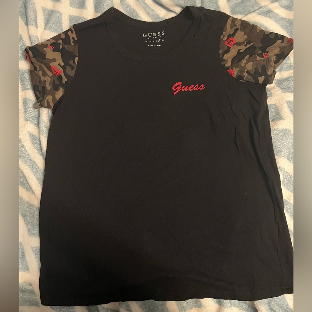 Guess t shirt with floral camo sleeves size L